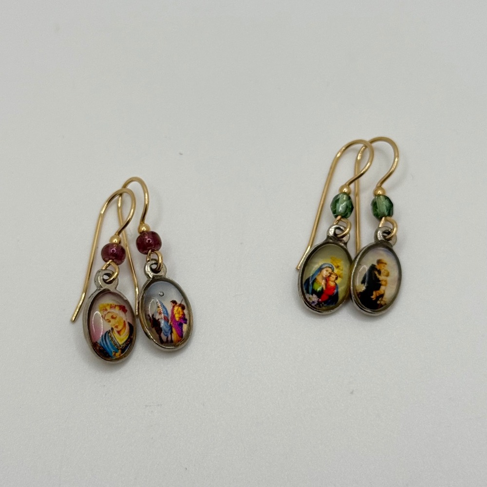 Religious‎ Devotional Oval Charm Drop Earrings Gold Tone Red Green Bead 2 Pairs